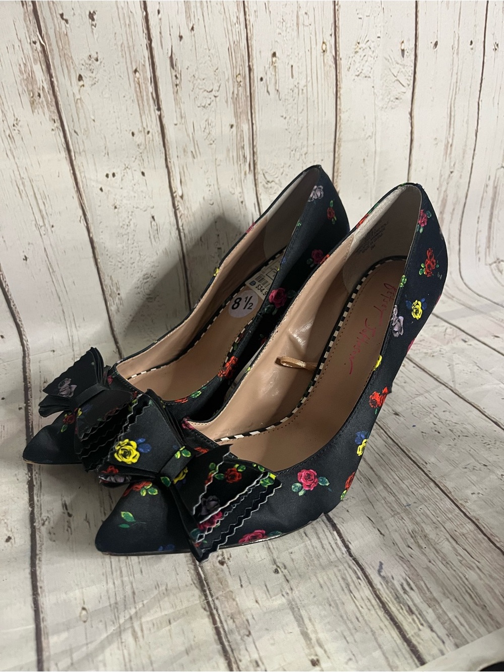 Betsey Johnson Bret Rose Print Stiletto Satin Heels Rockabilly Retro - Size 8.5